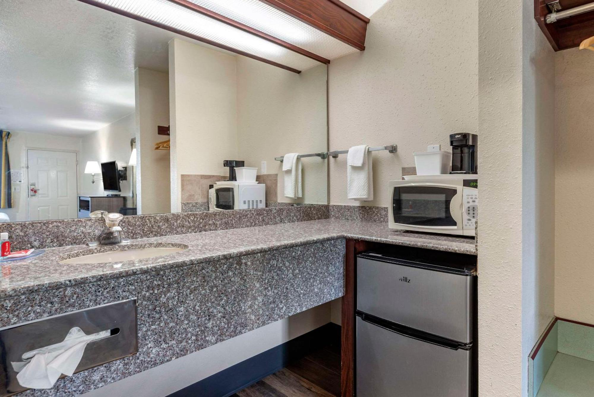 Econo Lodge Portland Airport Luaran gambar